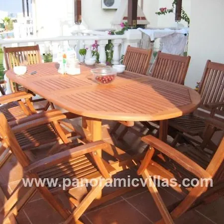 Villa Sleeps 8 Pool Air Con
