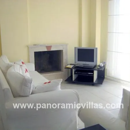 Sleeps 8 Pool Air Con Villa