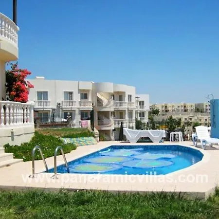 Sleeps 8 Pool Air Con *